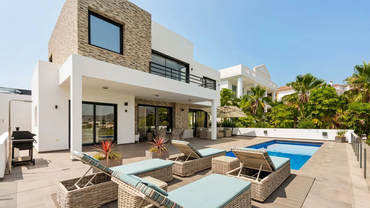 e3f17fcd-f1e7-436a-b8a4-f1d4f991c917