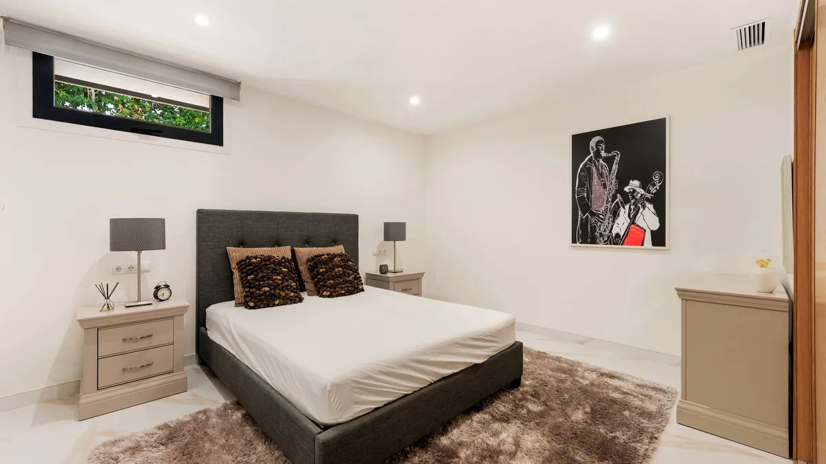 e427b484-74b8-454f-85f9-8d71c62fb5c2