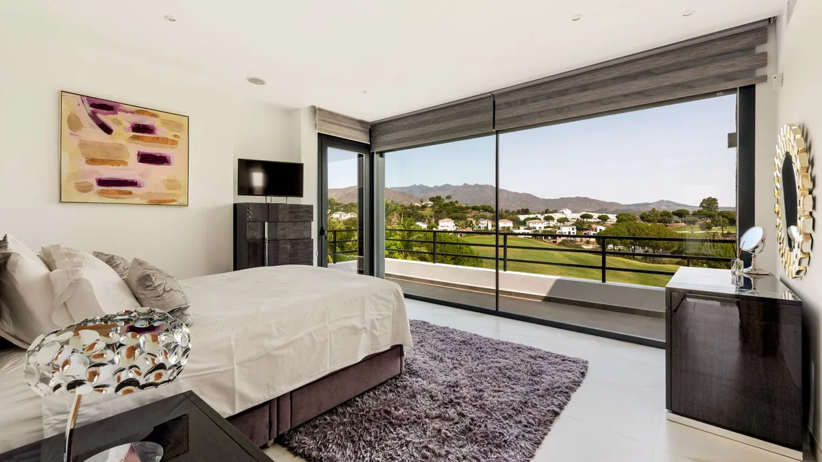 fcef3d3b-0b87-4d1a-8a73-510d9f1e300c