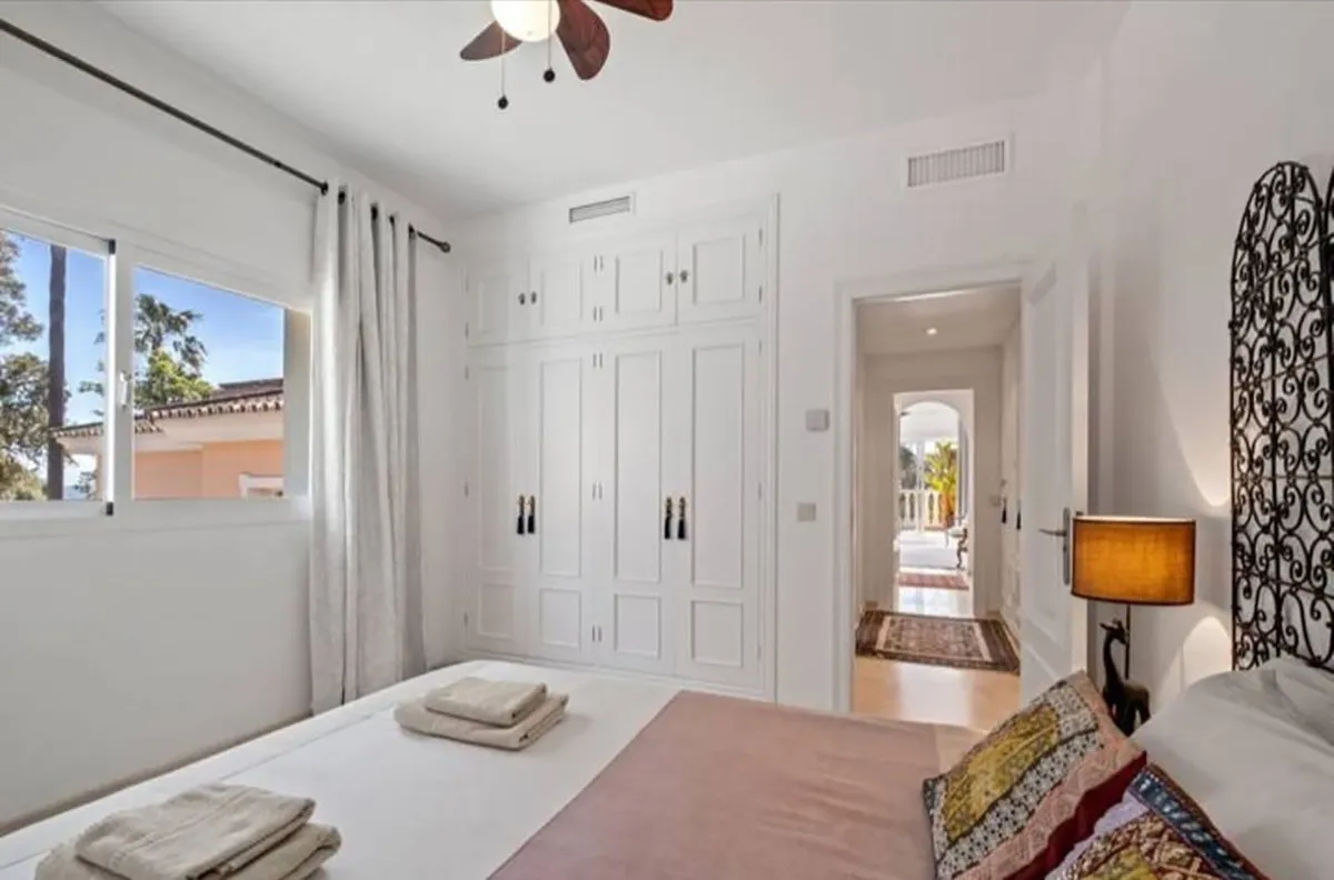 23da9d54-fecd-4f0b-bbc7-e76d82c91a34