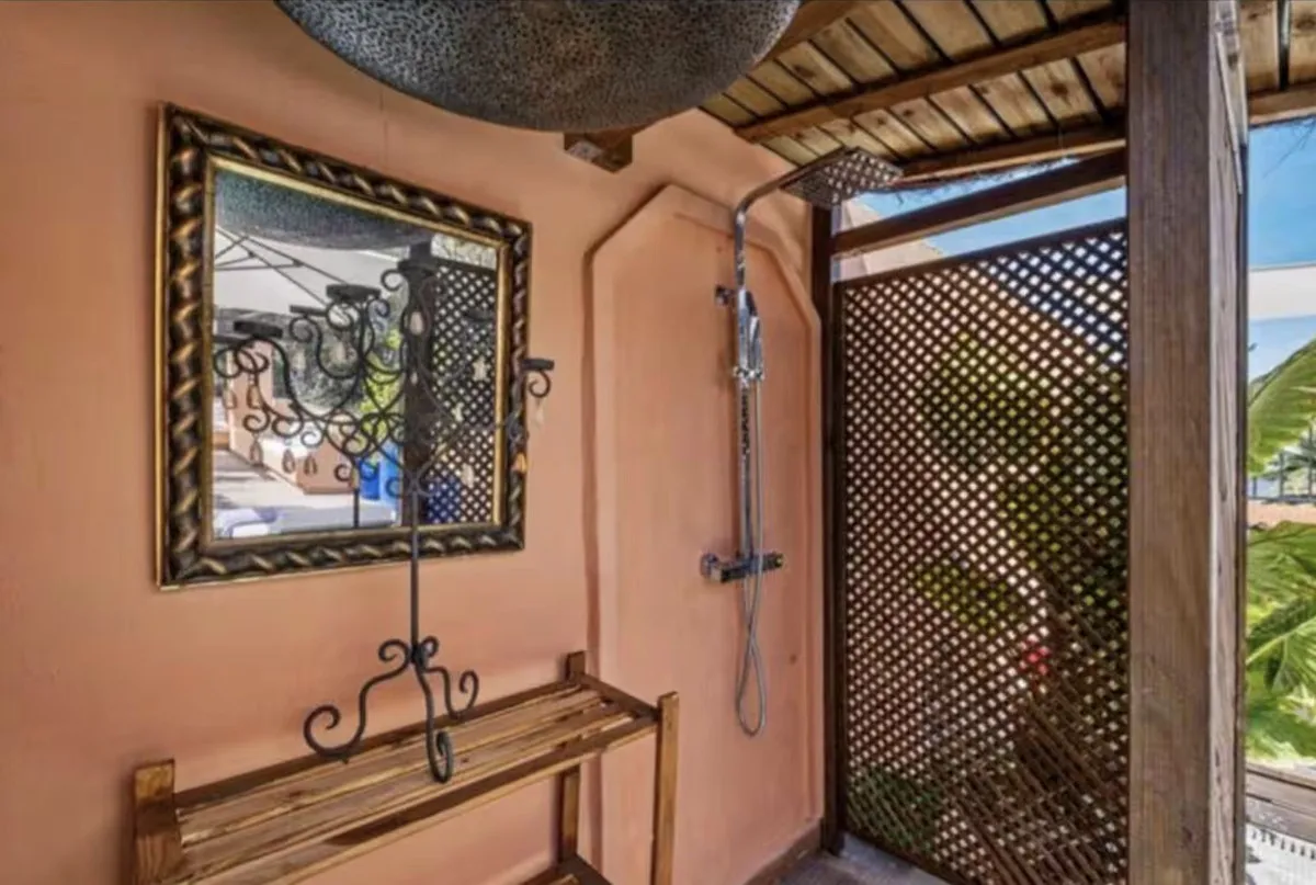 59388cee-25c7-488b-bb27-f99a2d886c44