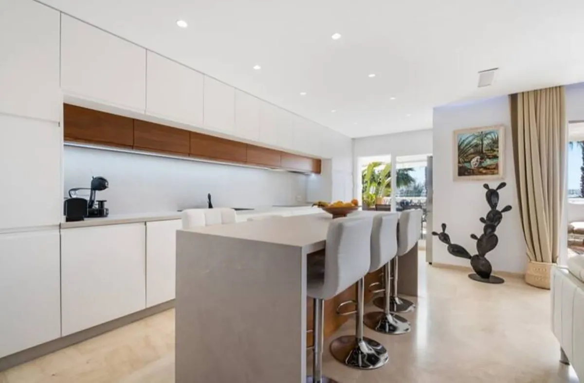 da0823be-44b5-43f0-9be1-4d8baa3795ee