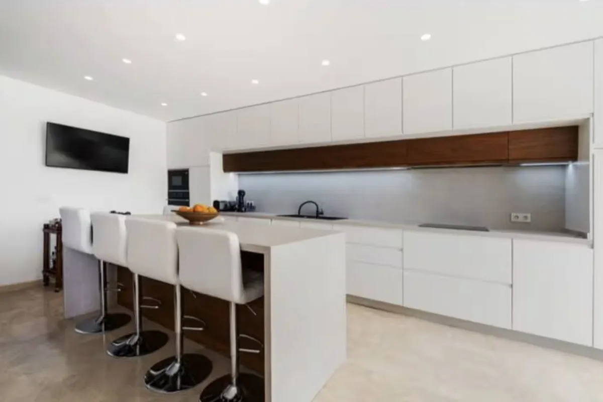 ec2144db-9dd3-40c2-a130-97afcfd854df