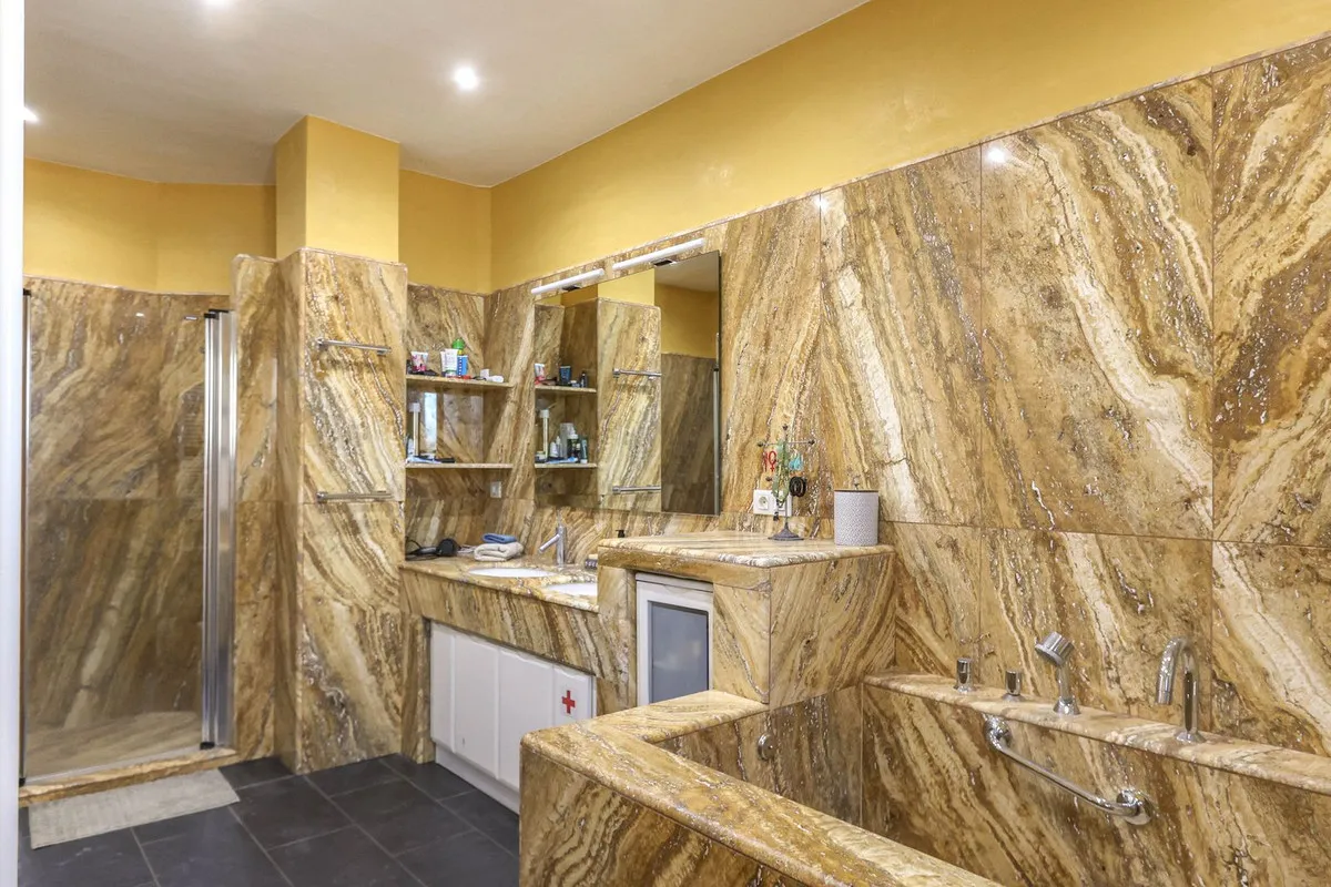 c7f24992-c0fe-4e36-8d06-bc59ab16bacc