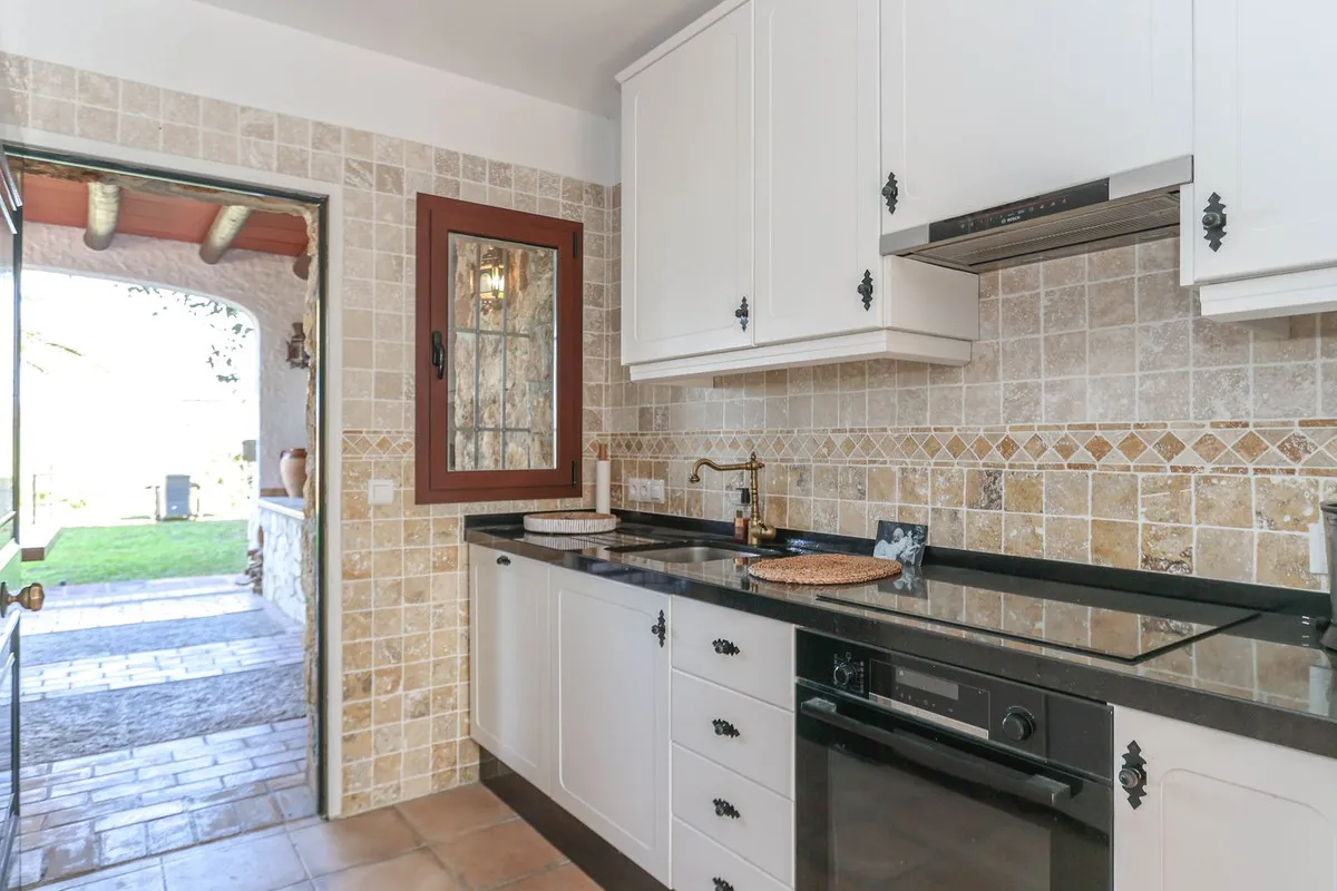 ce4fbb05-4dd2-4983-afa5-b1f82738ebf4