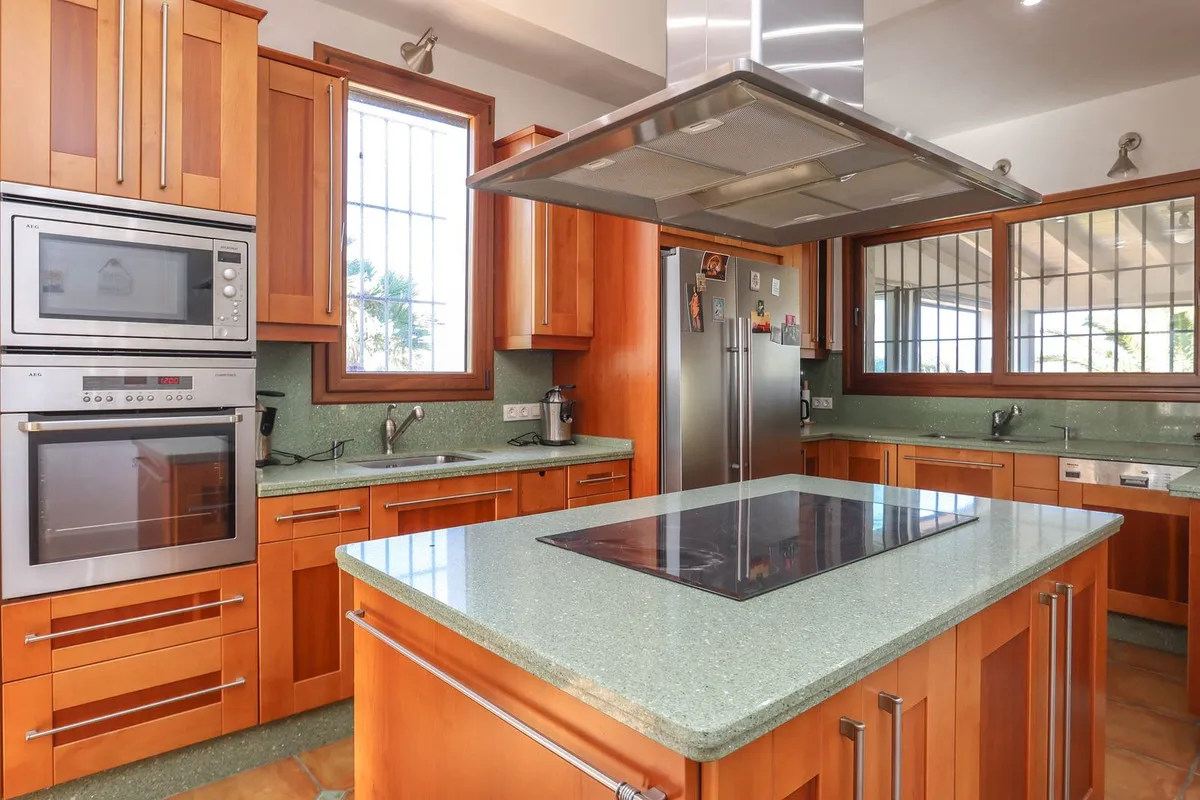 eb617577-dfd8-4343-babb-92dae0cd36b1