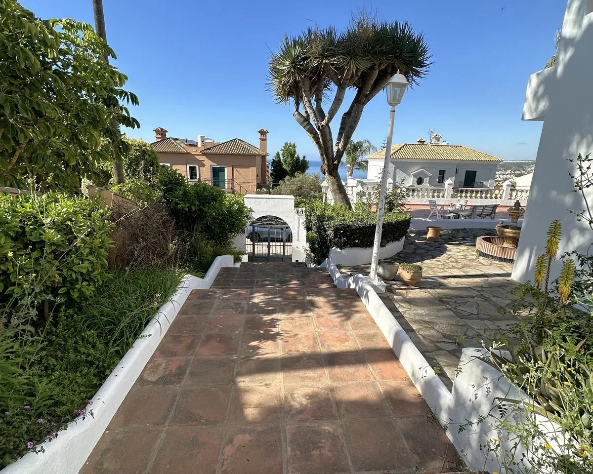 ace1eb00-9067-43ee-a266-15afa4c659f8