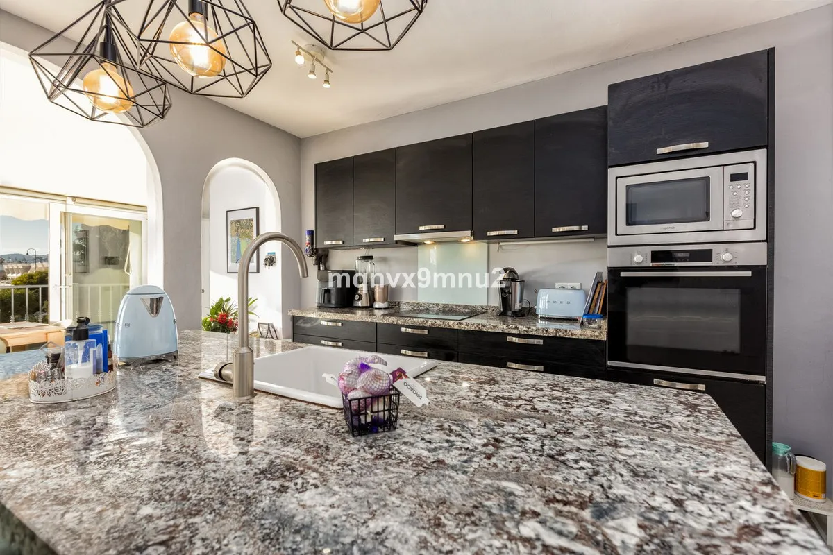 aa6e665a-be64-4f84-b554-c6318a9b8b39