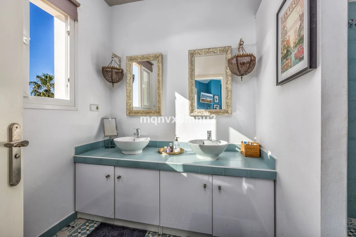 ea78813f-0385-48f5-a20f-744892683074