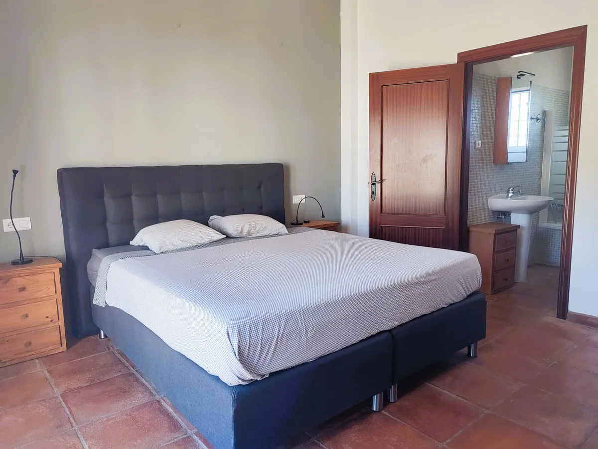 4668b0e2-b91e-45df-8c81-8e1222fefa74