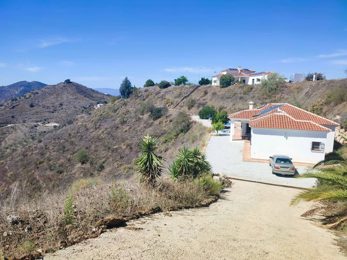 a8c6a562-b965-4b33-a7e9-a58bd8a5777c