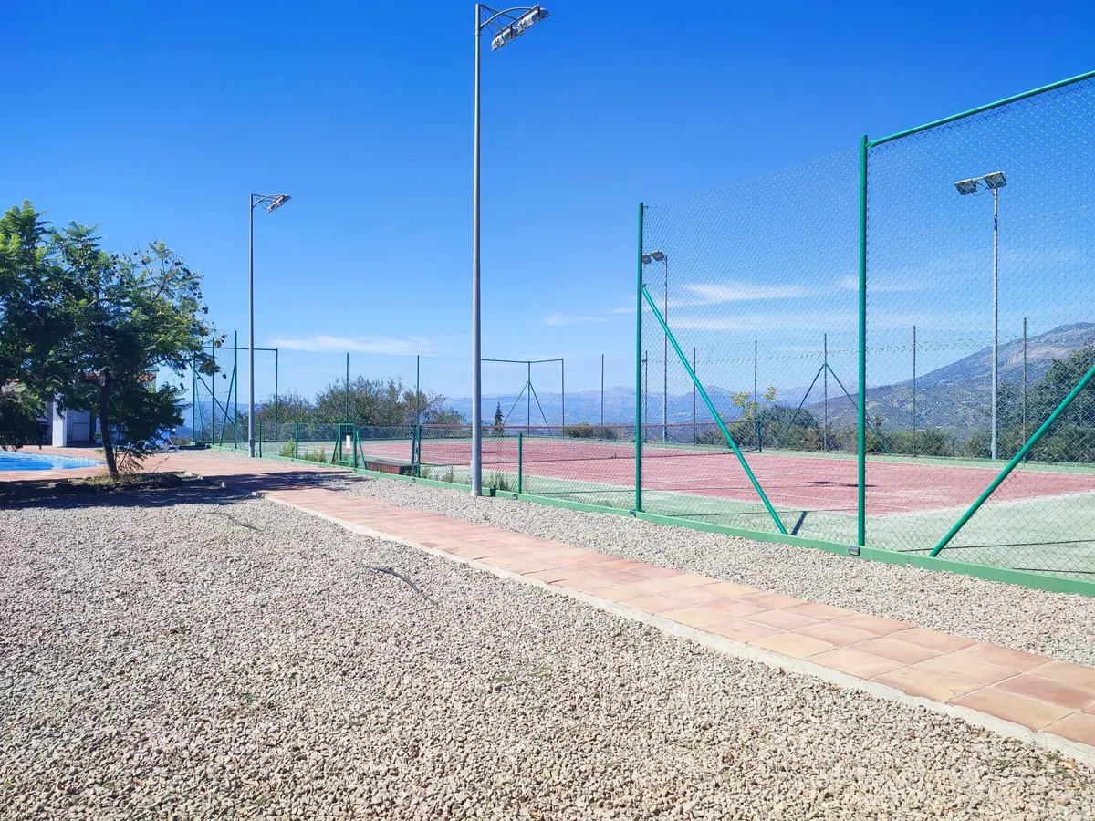 ee0a65ef-05bd-4d33-89ea-bd38fafc1812