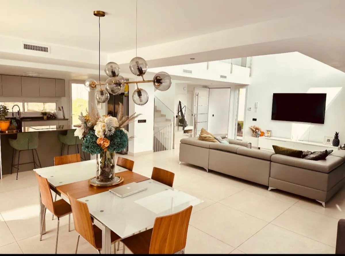 6ef38581-b552-48a9-b8b4-c46e931961f6