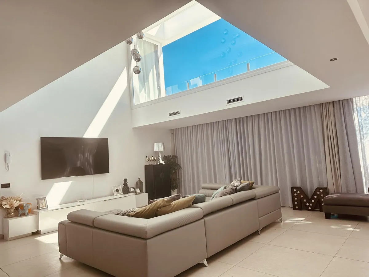 95f6bd63-f2e5-4364-99fe-181f053b5f48