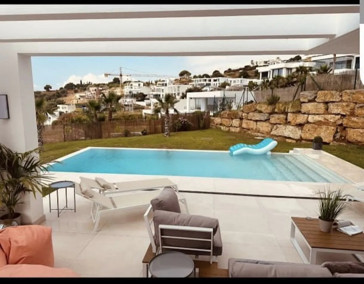 a9c84d52-a387-4c48-a615-d20a1c422e47