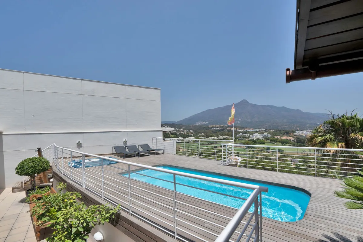 0d064377-c5dd-4366-8aff-d8a5a754b2aa