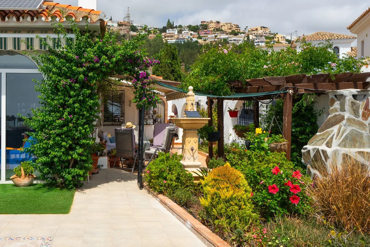 8d048c82-2a2c-4061-8a09-e5da4242e621