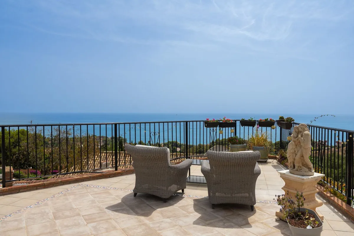 916063c7-c6cd-4c0f-aaaa-00f0180e5e90