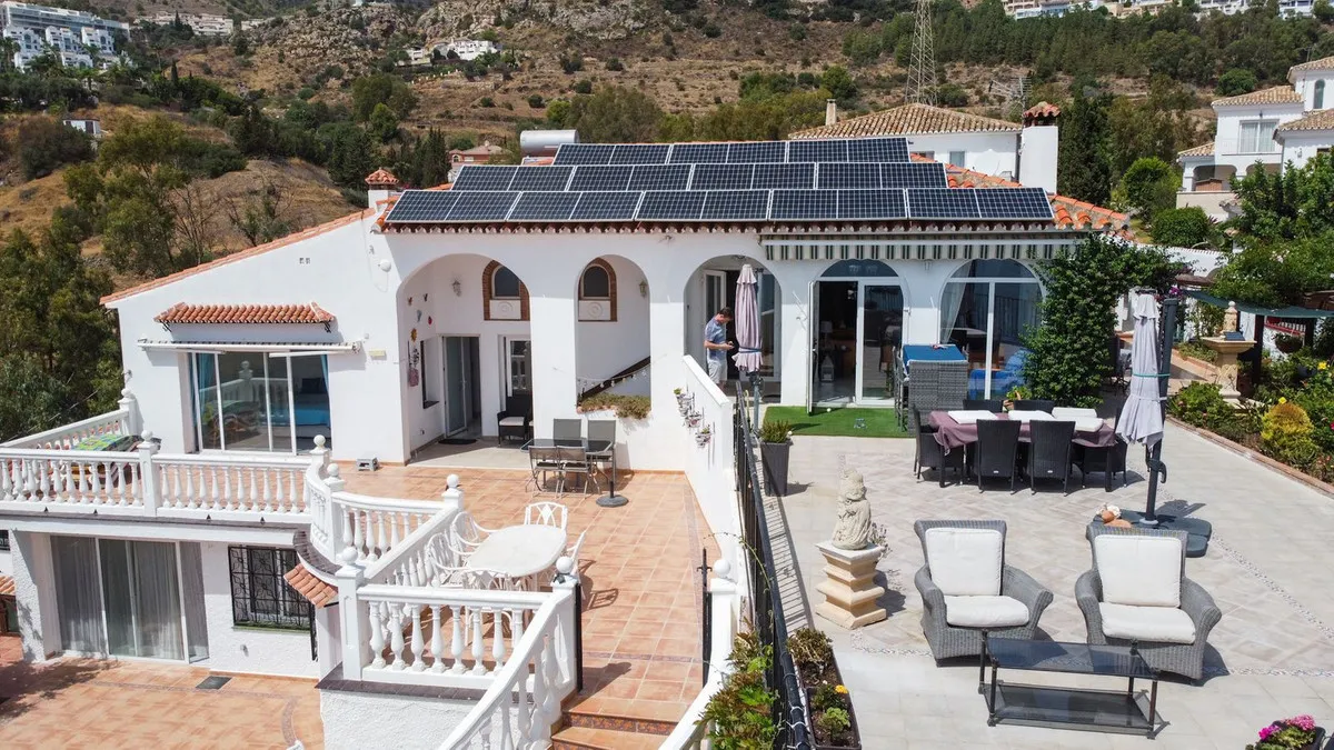 c64850c2-de64-4583-b366-5897bb15ebe7