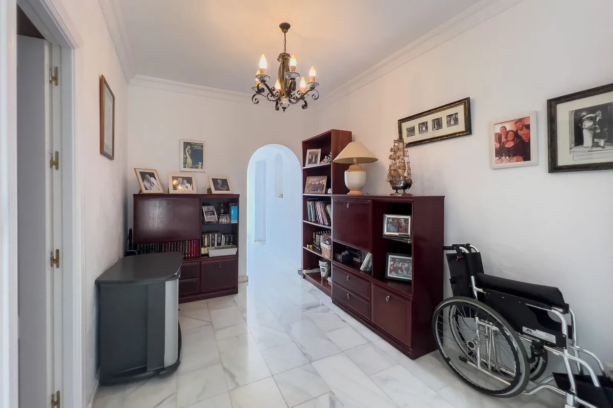 dc446053-9617-4270-9ec7-70f44a4b0057