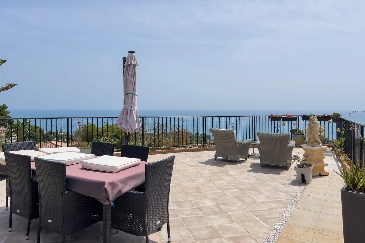 e865de51-17e5-4e06-ac29-8817e0c98c2c