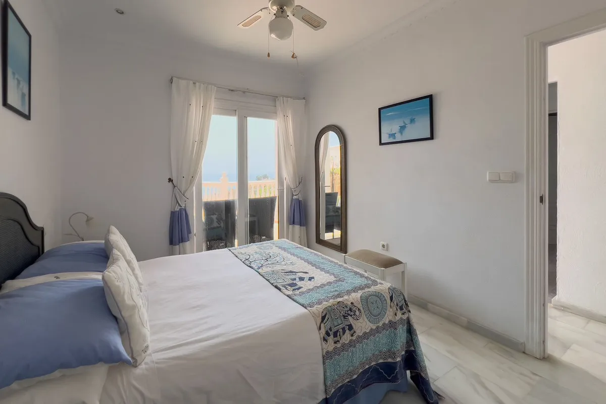 f4579e24-7cb8-4f02-a23e-e678fc61b7fe