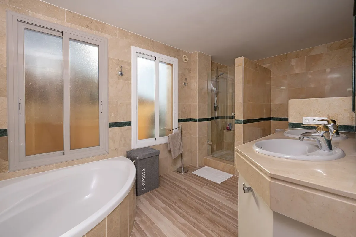 51678a1b-1519-4c18-b598-2605a1aba0fe