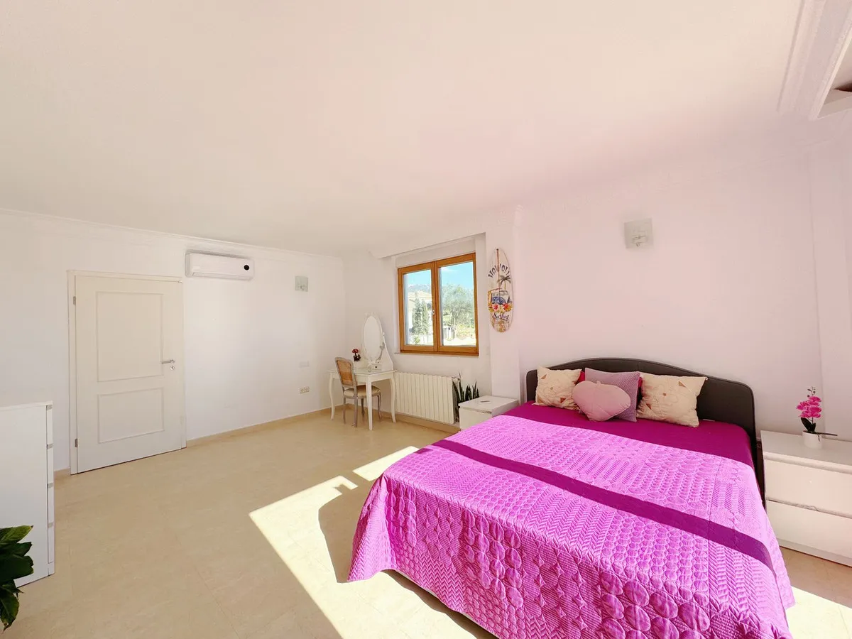 0d3921fc-4f2b-4131-9aa1-829605895a6e