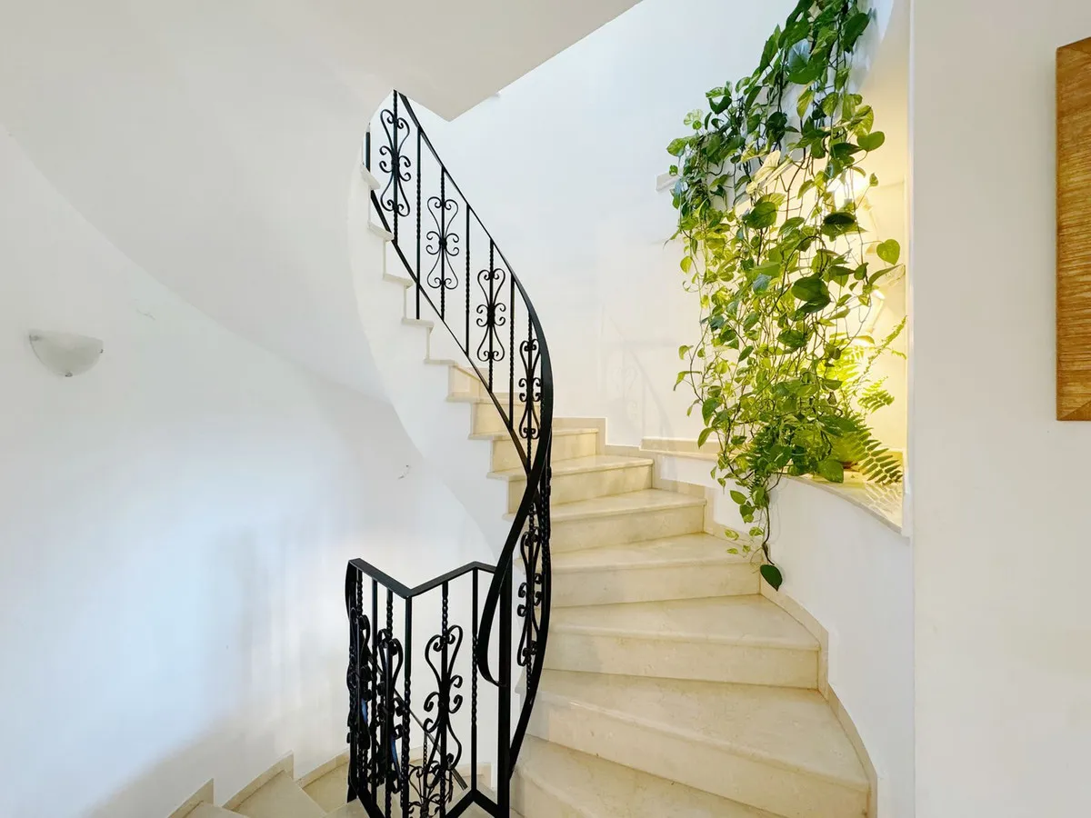 28077ef9-81e9-4d59-b3e5-95ee5a2cde88