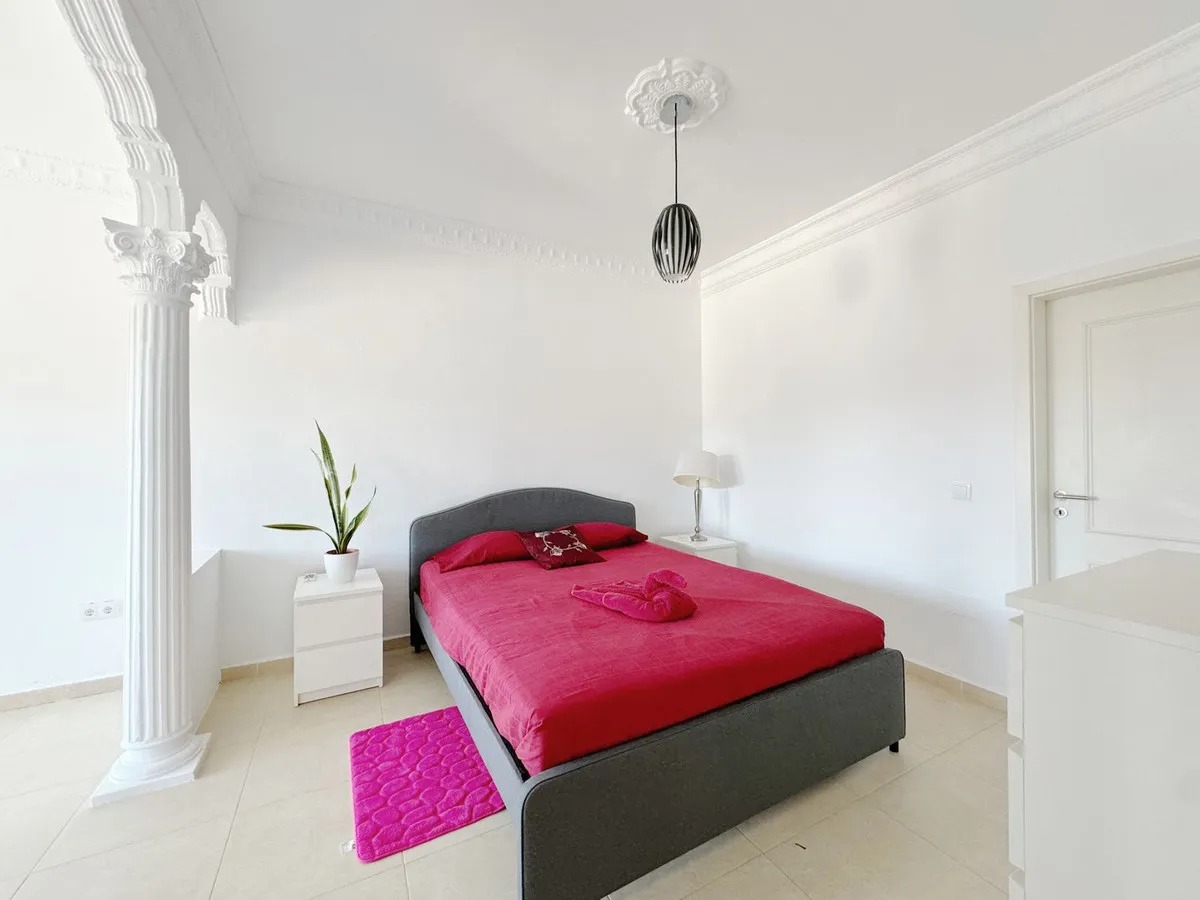 93ce8c05-f21d-4179-8bf4-e8a0db452075