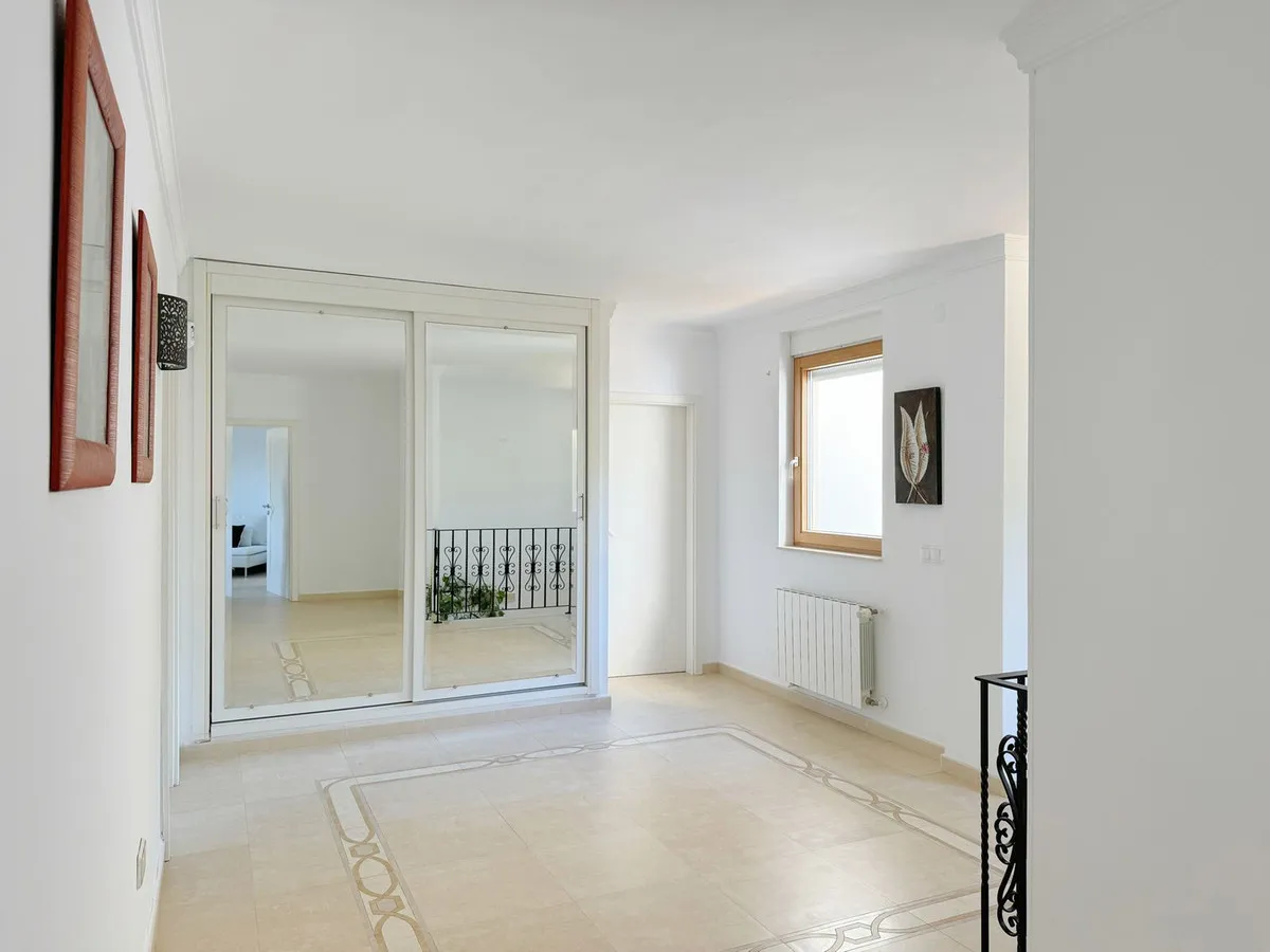 b573f272-1835-44e7-b4a1-2bc66e8fa3d7