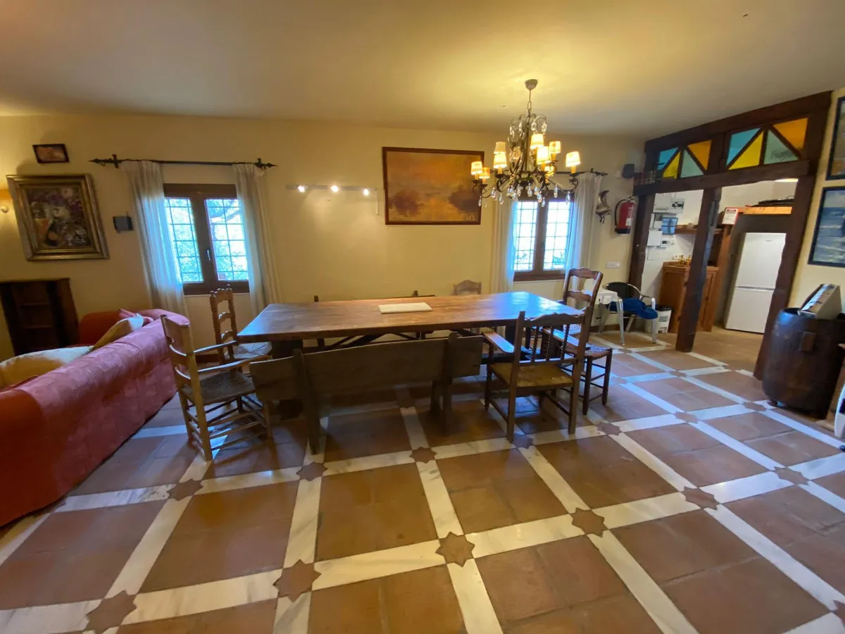 b99d7983-9158-46dc-8800-f465cb5104c0