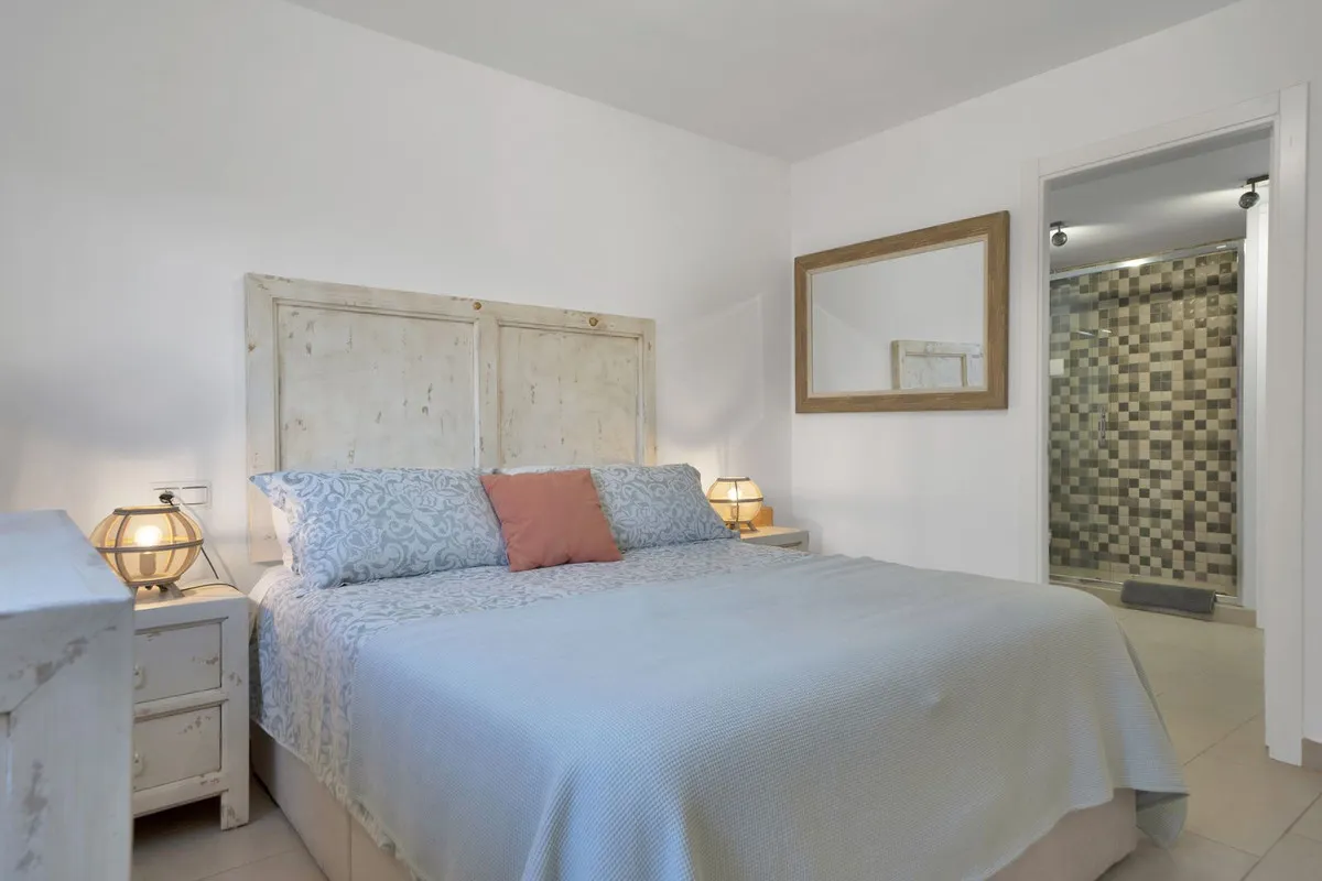 32923798-b95b-436e-b16c-db931ab18e94