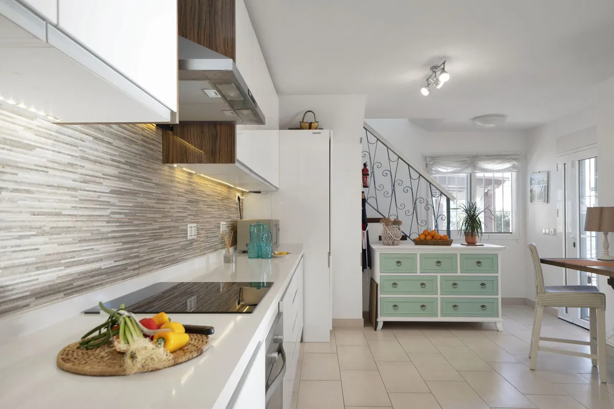 5aa6f9d8-56b2-44a3-9a86-874372f8bee8