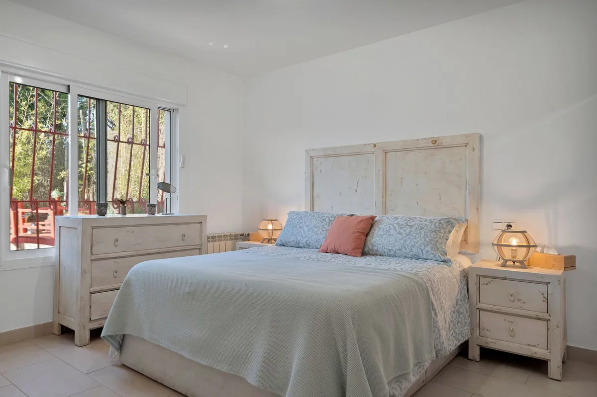 8dd2d355-de40-4ff3-b68b-d77b2fa8a4d2