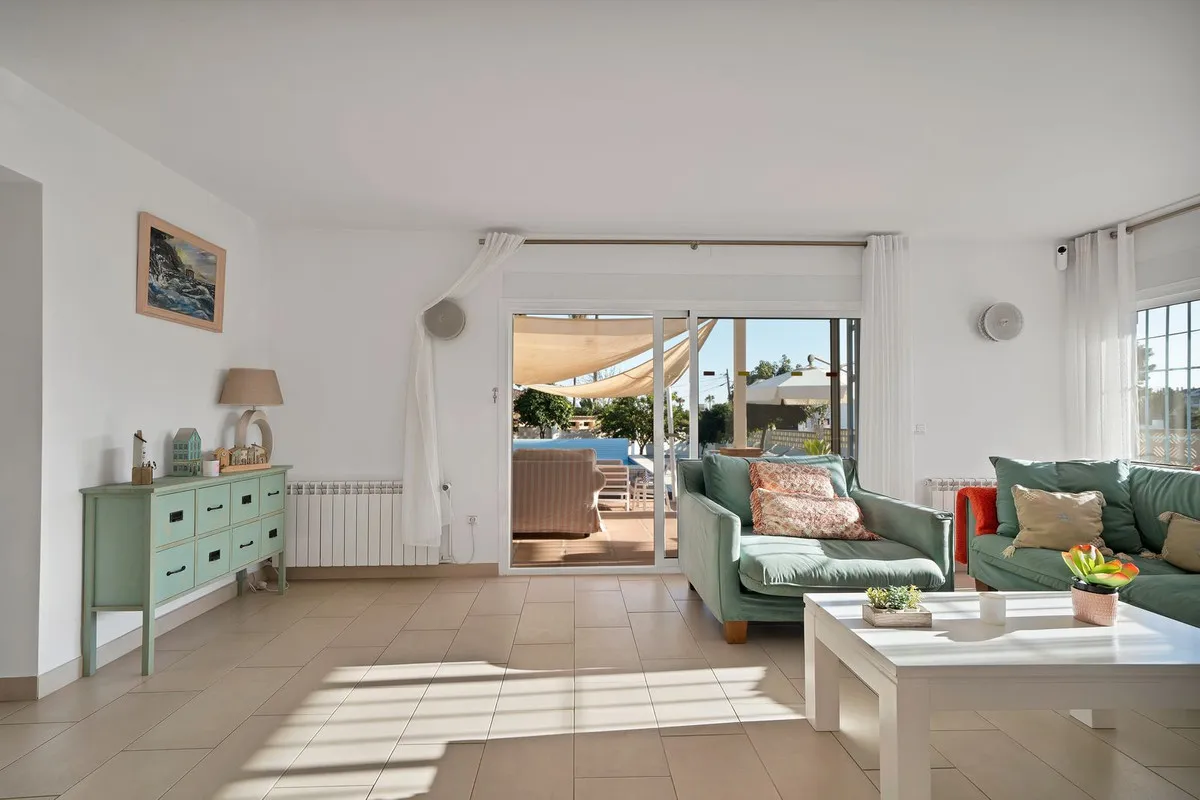 b36b27cf-eaf6-427e-8027-586d9d3227ef