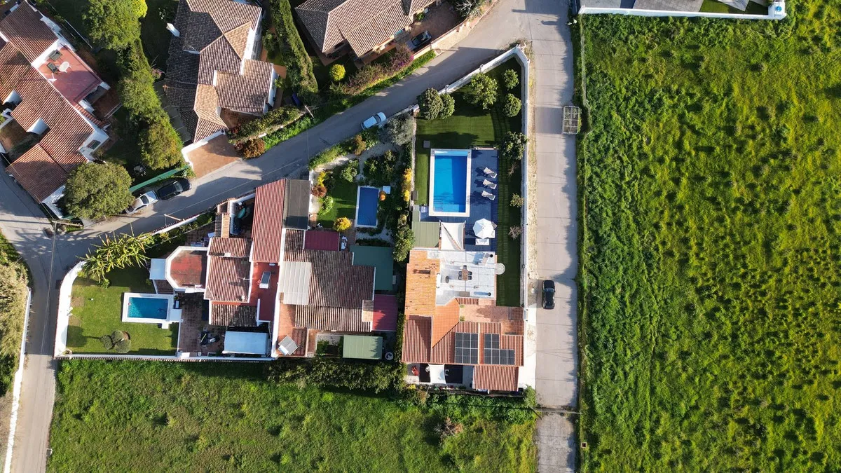 c258e36c-7dfa-4ca4-b5df-1a64008a2b43