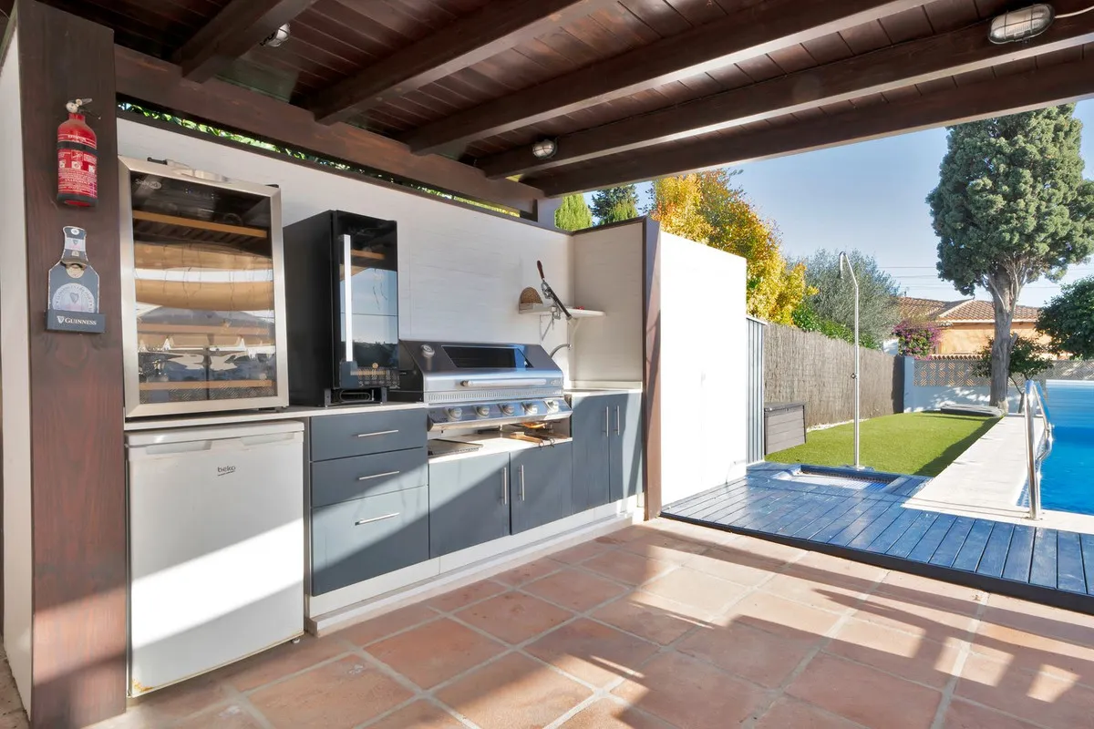 f8af2c8c-363c-4d92-9b0e-a16fe668ade2