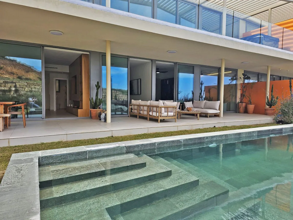 1587bfe9-6c62-462b-a463-97d784ca6b04