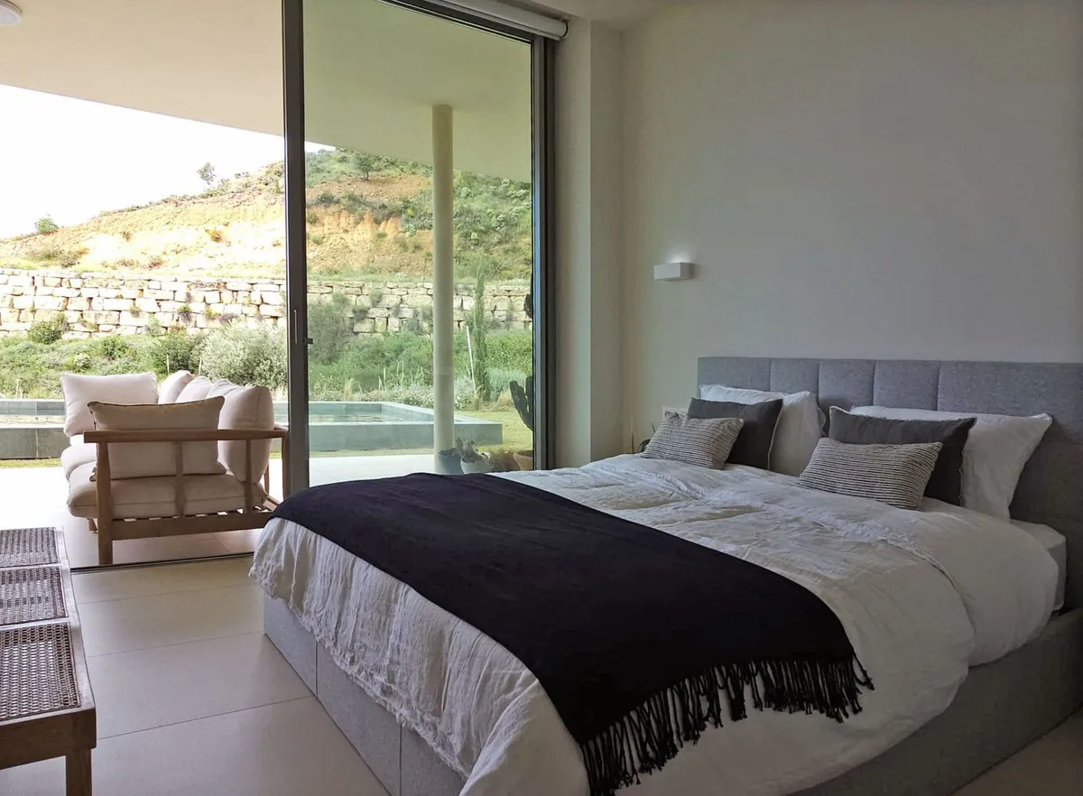 18703cc2-bb87-401e-ae90-e95c18300600