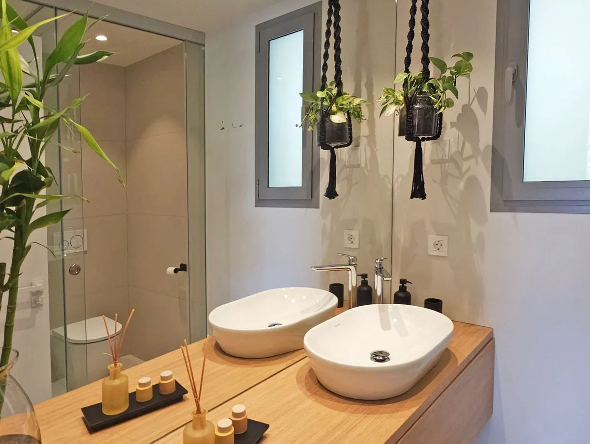 ed97ea8c-b53e-4997-b9bd-83658bc45b83