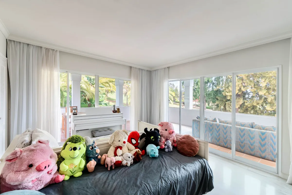 806725fd-dead-4045-af32-a80e42fb3213