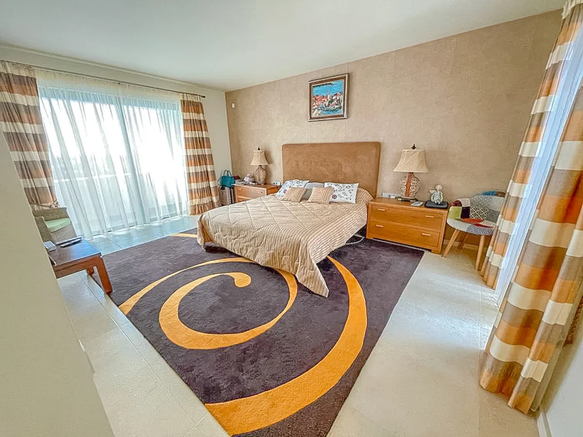 24e0fc95-d283-419e-9f3d-5319f03b7409