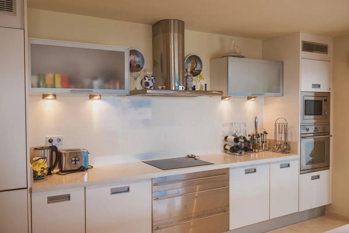 327128c3-3164-4046-944e-91f2e6d09b18