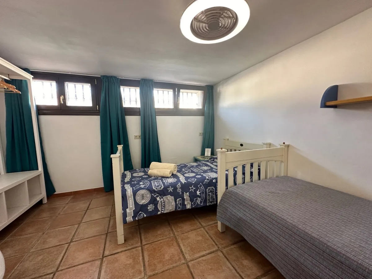 b0a49cf5-3727-43c2-9b55-fb0472390db8