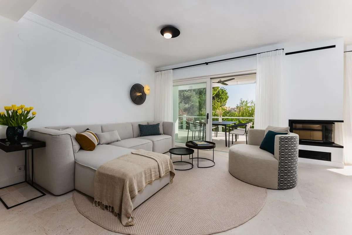 8ede4833-a318-4bf9-9a04-7fbba4bf70f5