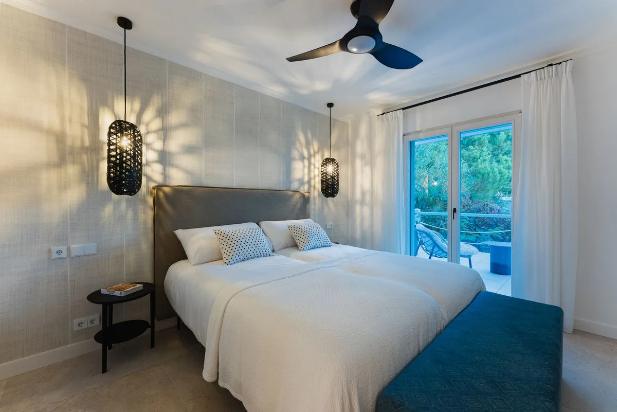 8fb2ebc5-f28d-4ba7-a9c7-1a92fa961071