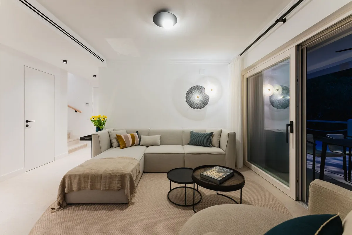 ec843284-de2b-44c1-a5b1-bd7cdb2cecde