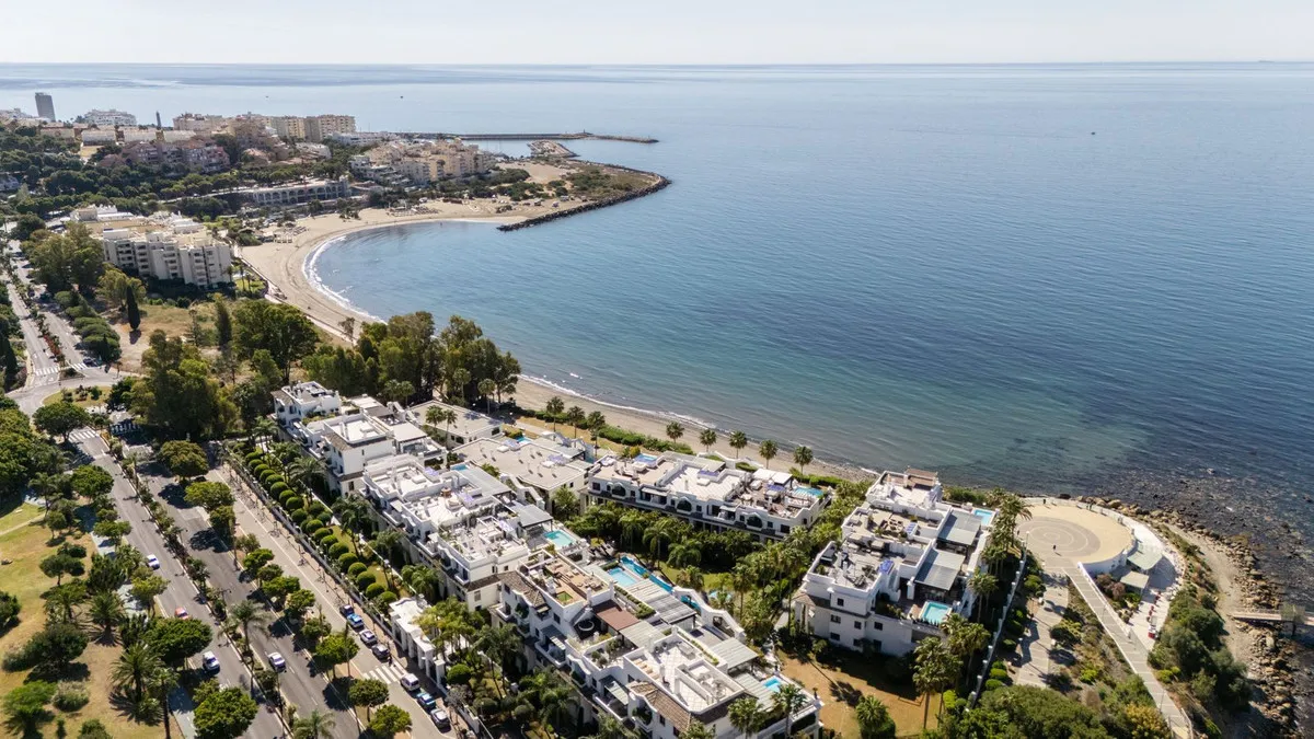 d6d6f148-cf2f-4691-9533-a8938695c767