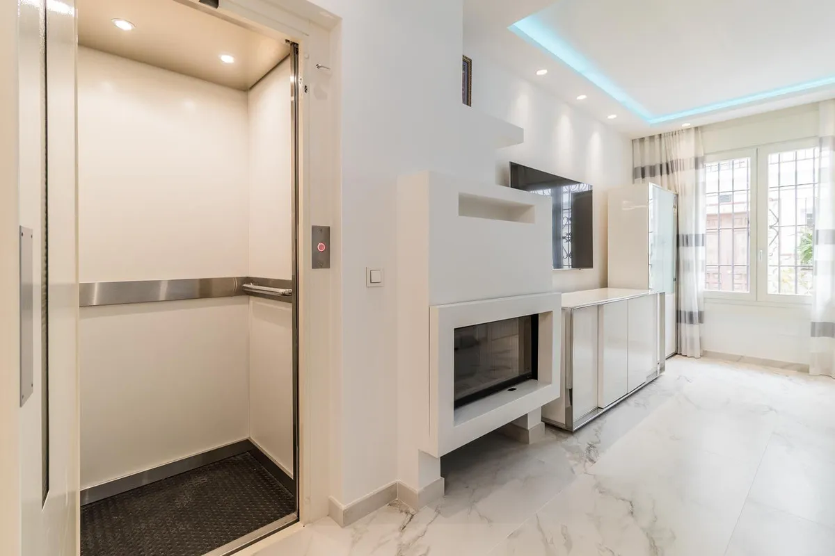 8dc83a1d-e94c-43ef-858d-74e5920fd9c0